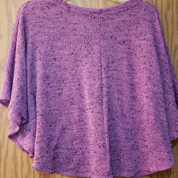 Very cute, purple/pink sweater with "wing" sleeves and open bottom. - Picture 2 of 6